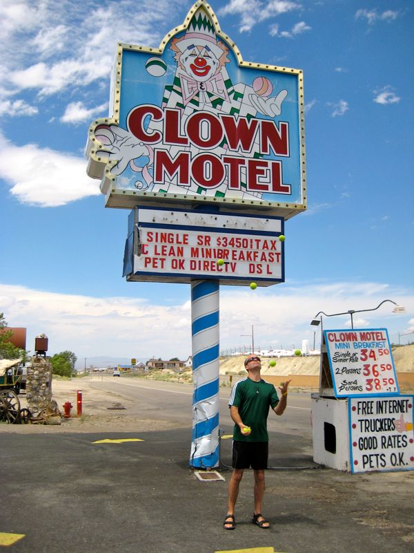 Clown Motel 3